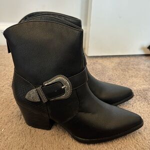 NWOT buckle booties